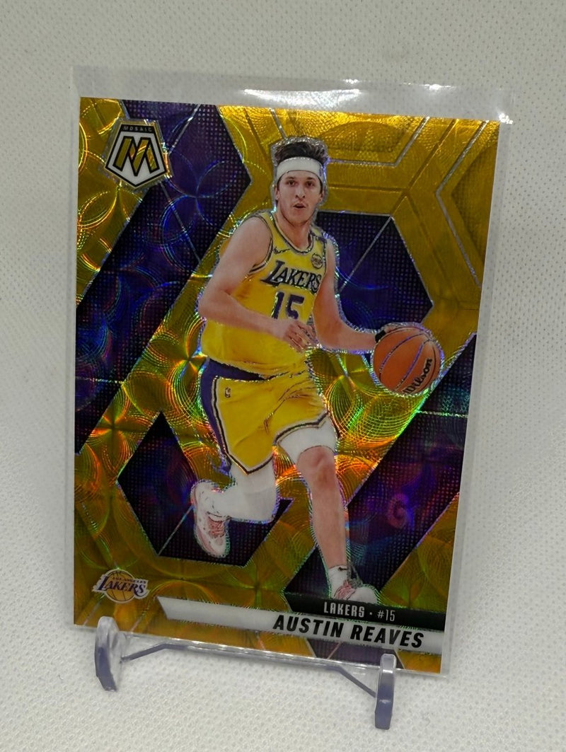 2024 - 25 Panini Mosaic Gold Prizm 120 Austin Reaves 07/10 Lakers - EJ Cards